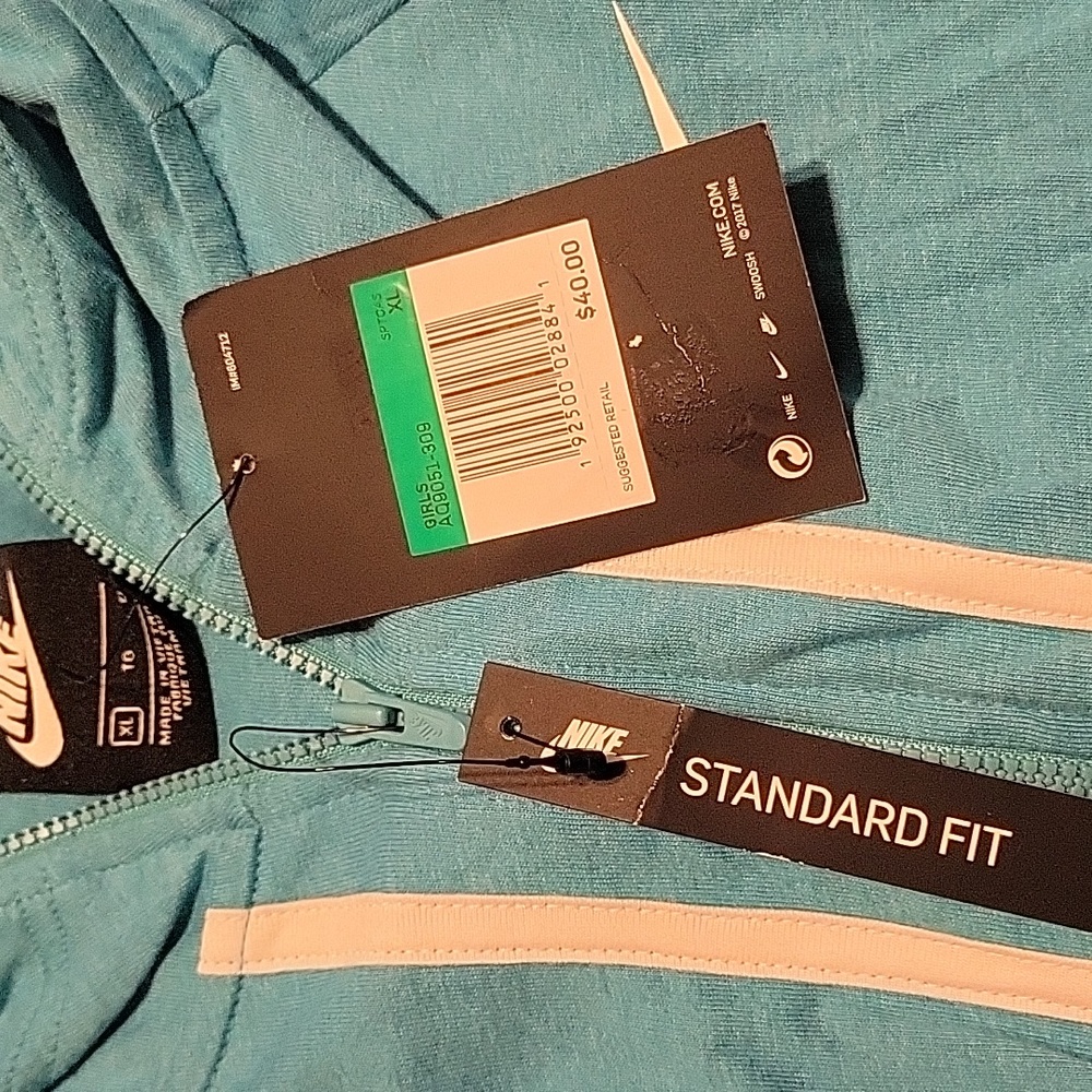 Nike jacket - Picture 3 of 4
